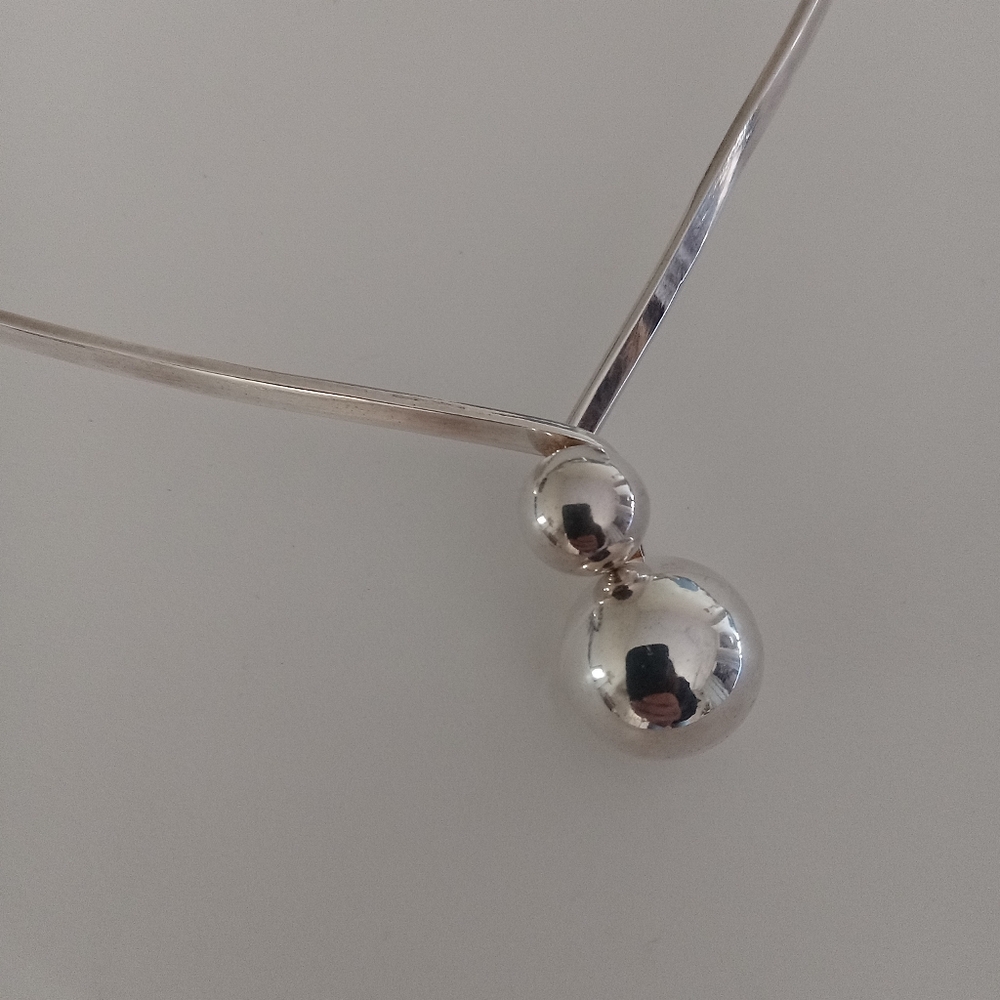 SOLD!!Solid sterling silver wire choker